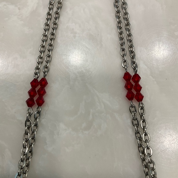 Vintage Art Deco Red Beaded Clasp Top Cocktail Bag with two Silver Chain Handles - Picture 5 of 12